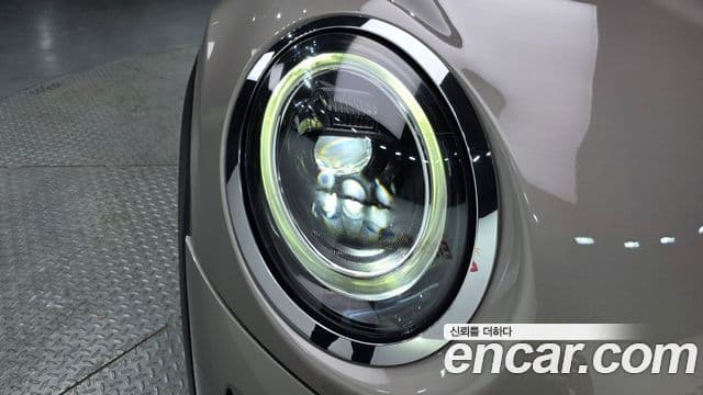 Mini Cooper 2021 — ფოტო 18/30