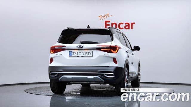 Kia Seltos 2021 — ფოტო 4/20