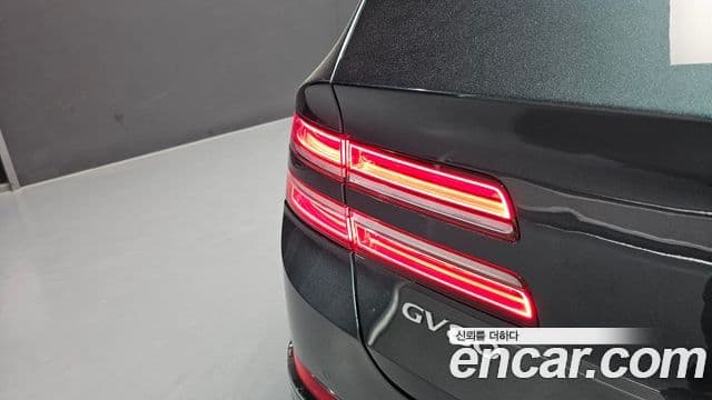 Genesis GV80 2023 — Photo 17/35