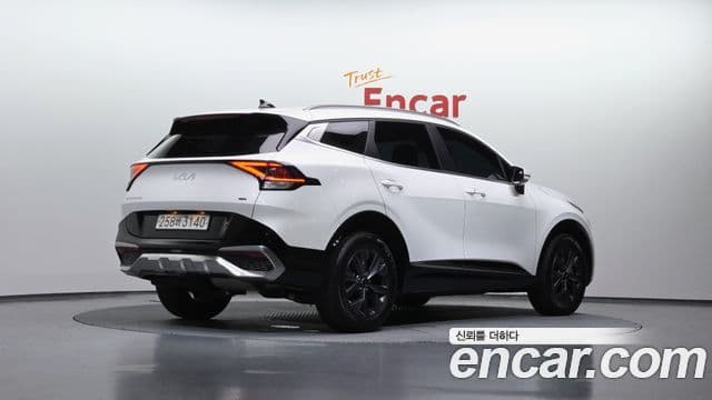 Kia Sportage 2023 — Фото 2/20