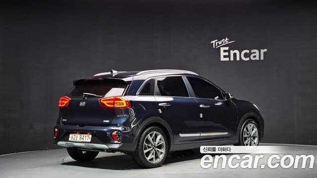 Kia Niro 2019 — Фото 2/20