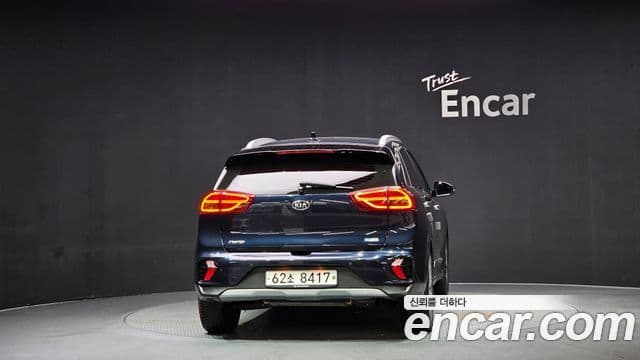 Kia Niro 2019 — Фото 4/20