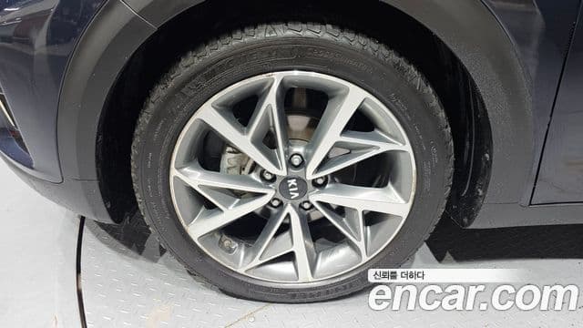 Kia Niro 2019 — Фото 5/20