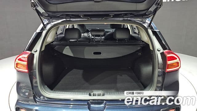 Kia Niro 2019 — Фото 16/20