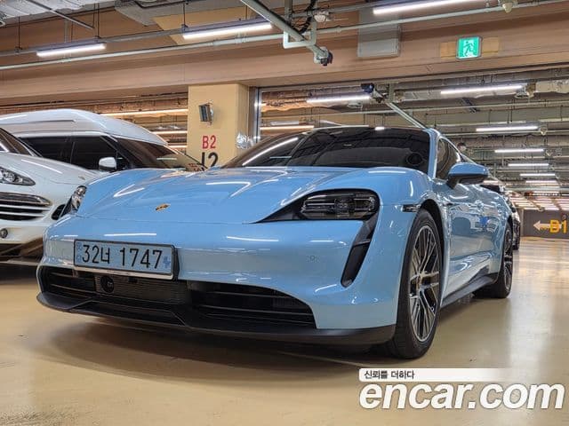 Porsche Taycan 2021 — ფოტო 6/20