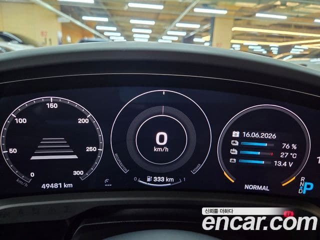 Porsche Taycan 2021 — ფოტო 1/20