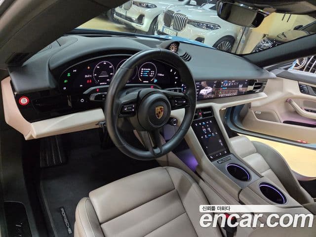 Porsche Taycan 2021 — ფოტო 3/20
