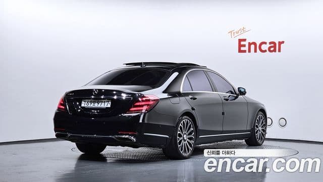 Mercedes-Benz S-Class 2019 — ფოტო 1/20