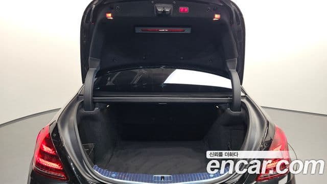 Mercedes-Benz S-Class 2019 — ფოტო 17/20
