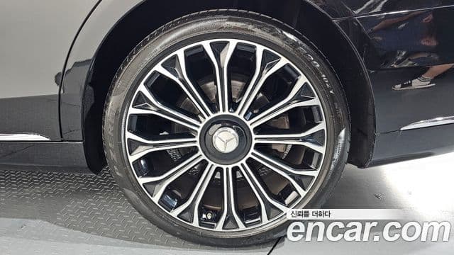 Mercedes-Benz S-Class 2019 — Photo 35/37