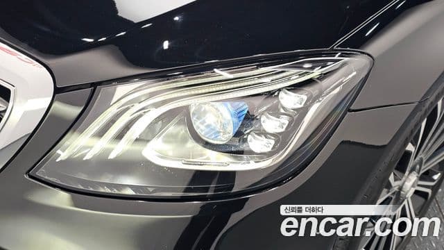 Mercedes-Benz S-Class 2019 — Photo 24/37