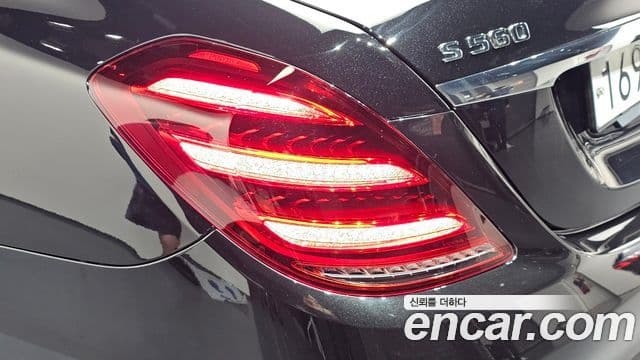 Mercedes-Benz S-Class 2019 — Photo 29/37