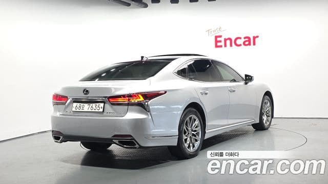Lexus LS500 2018 — ფოტო 2/20