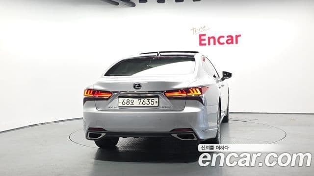 Lexus LS500 2018 — ფოტო 4/20