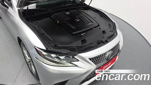 Lexus LS500 2018 — ფოტო 6/20