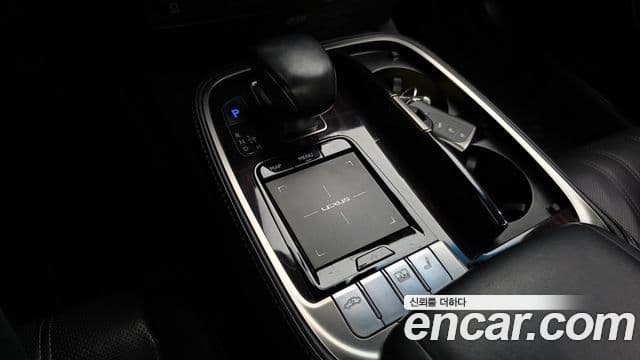 Lexus LS500 2018 — ფოტო 9/20