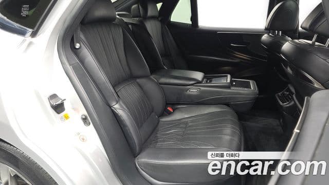 Lexus LS500 2018 — ფოტო 12/20
