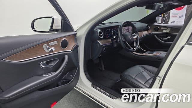 Mercedes-Benz E-Class 2022 — Фото 10/20