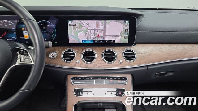 Mercedes-Benz E-Class 2022 — Фото 14/20