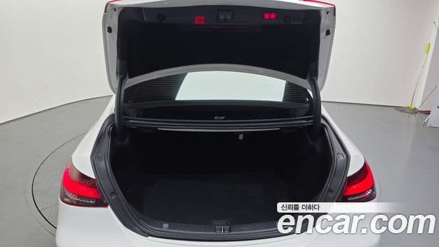 Mercedes-Benz E-Class 2022 — Фото 20/20
