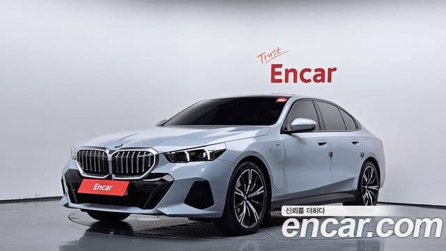 BMW 5 Series 2024 — ფოტო 1/20