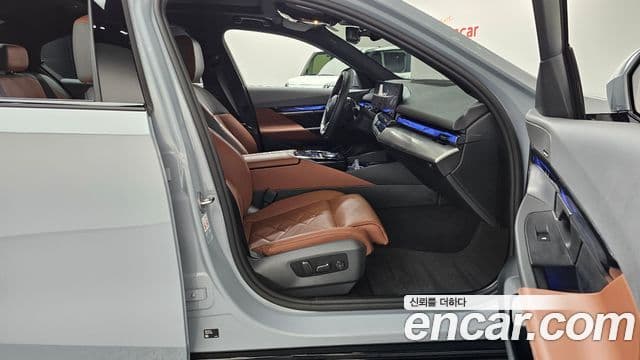 BMW 5 Series 2024 — Photo 30/41