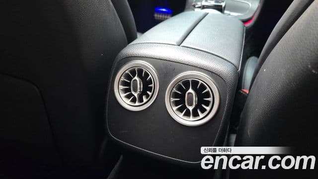 Mercedes-Benz E-Class 2019 — ფოტო 18/20