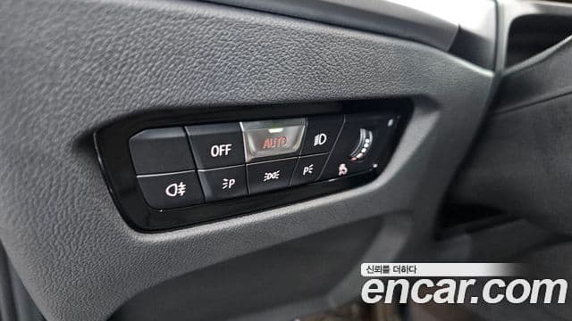 BMW 3 Series 2024 — Photo 13/35