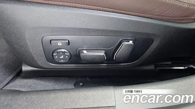 BMW 3 Series 2024 — Photo 15/35