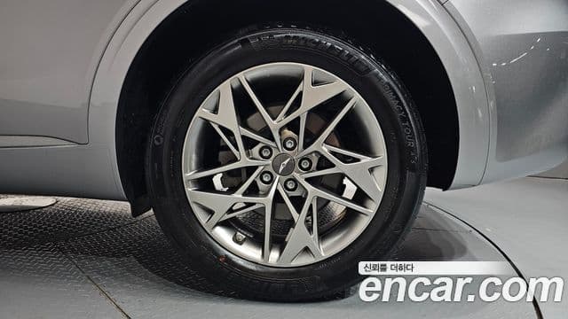 Genesis GV70 2021 — Photo 8/34