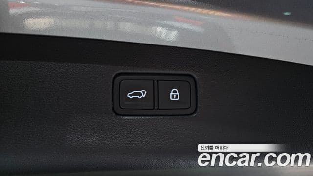 Genesis GV70 2021 — Photo 30/34