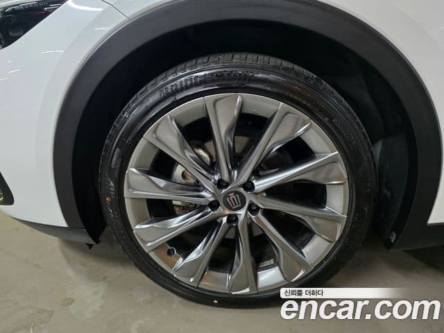 Toyota Crown Crossover 2023 — ფოტო 4/17