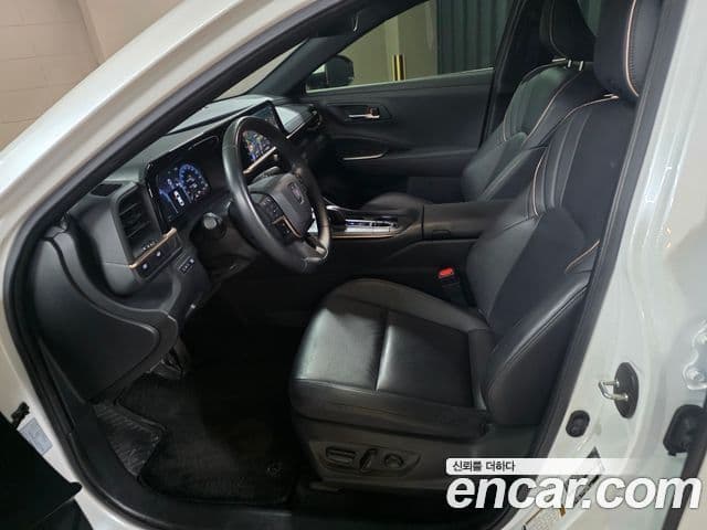 Toyota Crown Crossover 2023 — ფოტო 6/17