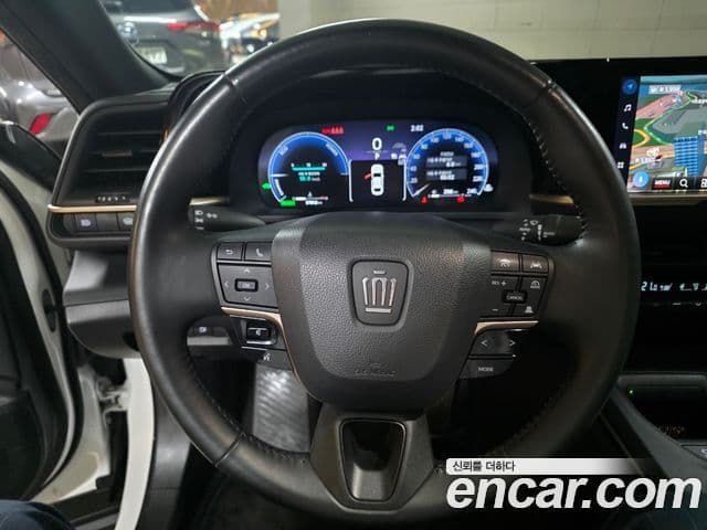 Toyota Crown Crossover 2023 — ფოტო 12/17