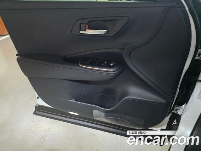 Toyota Crown Crossover 2023 — ფოტო 13/17