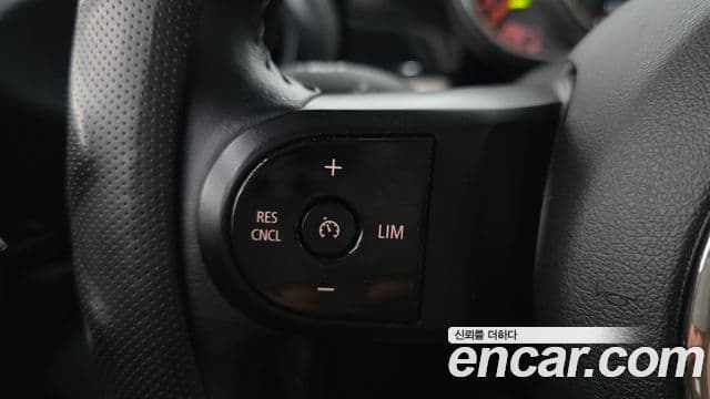 Mini Cooper 2021 — Фото 19/20