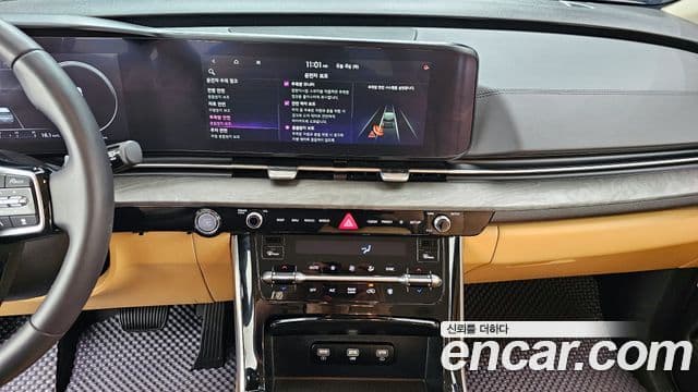Kia Carnival 2023 — ფოტო 14/20