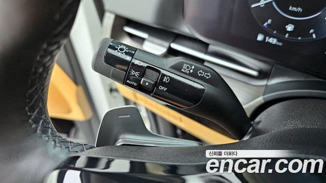 Kia Carnival 2023 — ფოტო 18/20