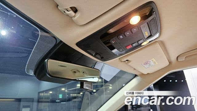 Kia Carnival 2023 — ფოტო 20/20
