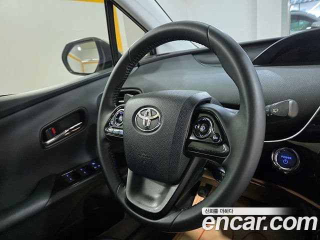 Toyota Prius 2019 — Şəkil 5/19