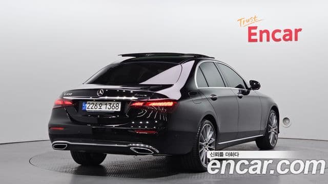 Mercedes-Benz E-Class 2023 — Şəkil 1/20