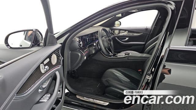 Mercedes-Benz E-Class 2023 — Şəkil 8/20