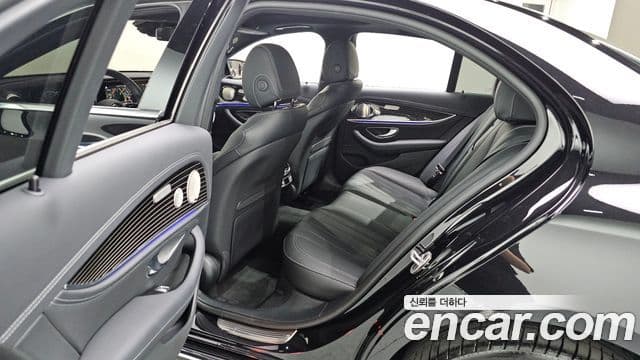Mercedes-Benz E-Class 2023 — Şəkil 19/20