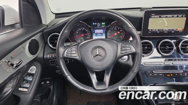Mercedes-Benz GLC-Class 2019 — Şəkil 13/20