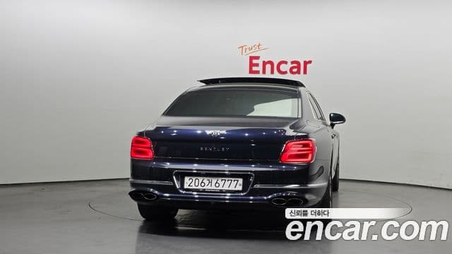 Bentley Flying Spur 2022 — ფოტო 4/20
