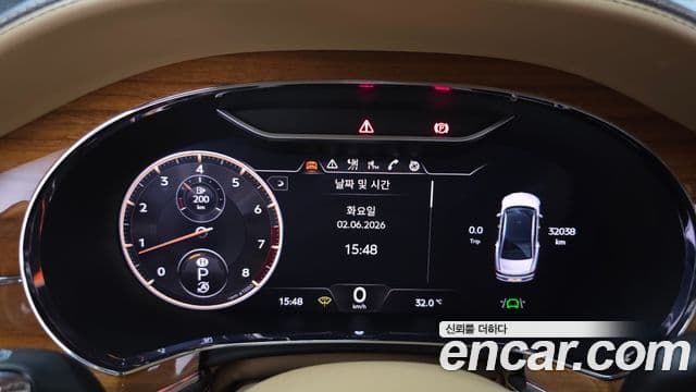Bentley Flying Spur 2022 — ფოტო 8/20