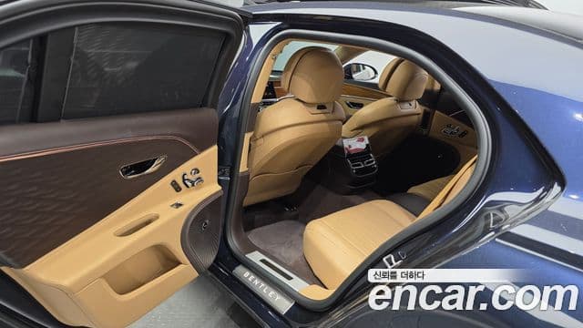 Bentley Flying Spur 2022 — ფოტო 11/20