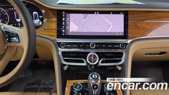 Bentley Flying Spur 2022 — ფოტო 17/20