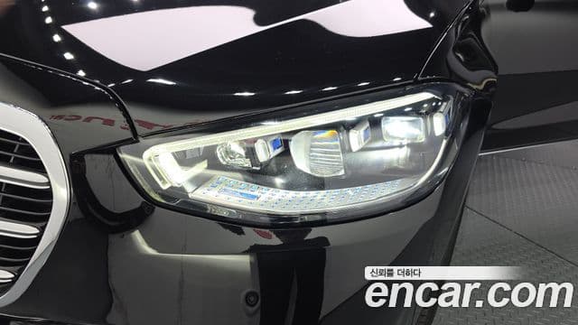 Mercedes-Benz S-Class 2022 — Photo 17/32