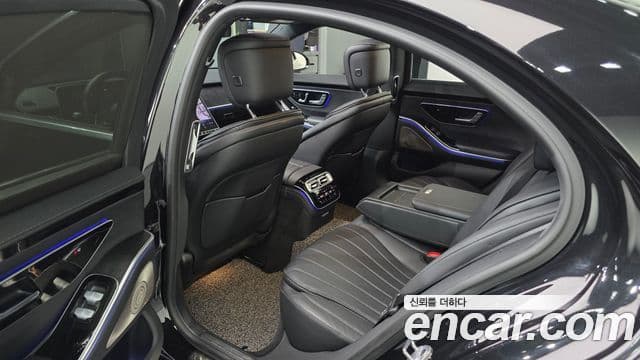 Mercedes-Benz S-Class 2022 — Photo 25/32